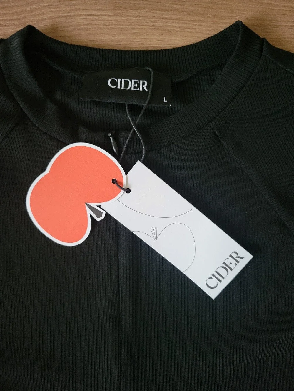 Cider Black Top Zipper V-neckline Ribbed Large Nwt Tshirt Tee Shirt Sporty Slim - Picture 6 of 6